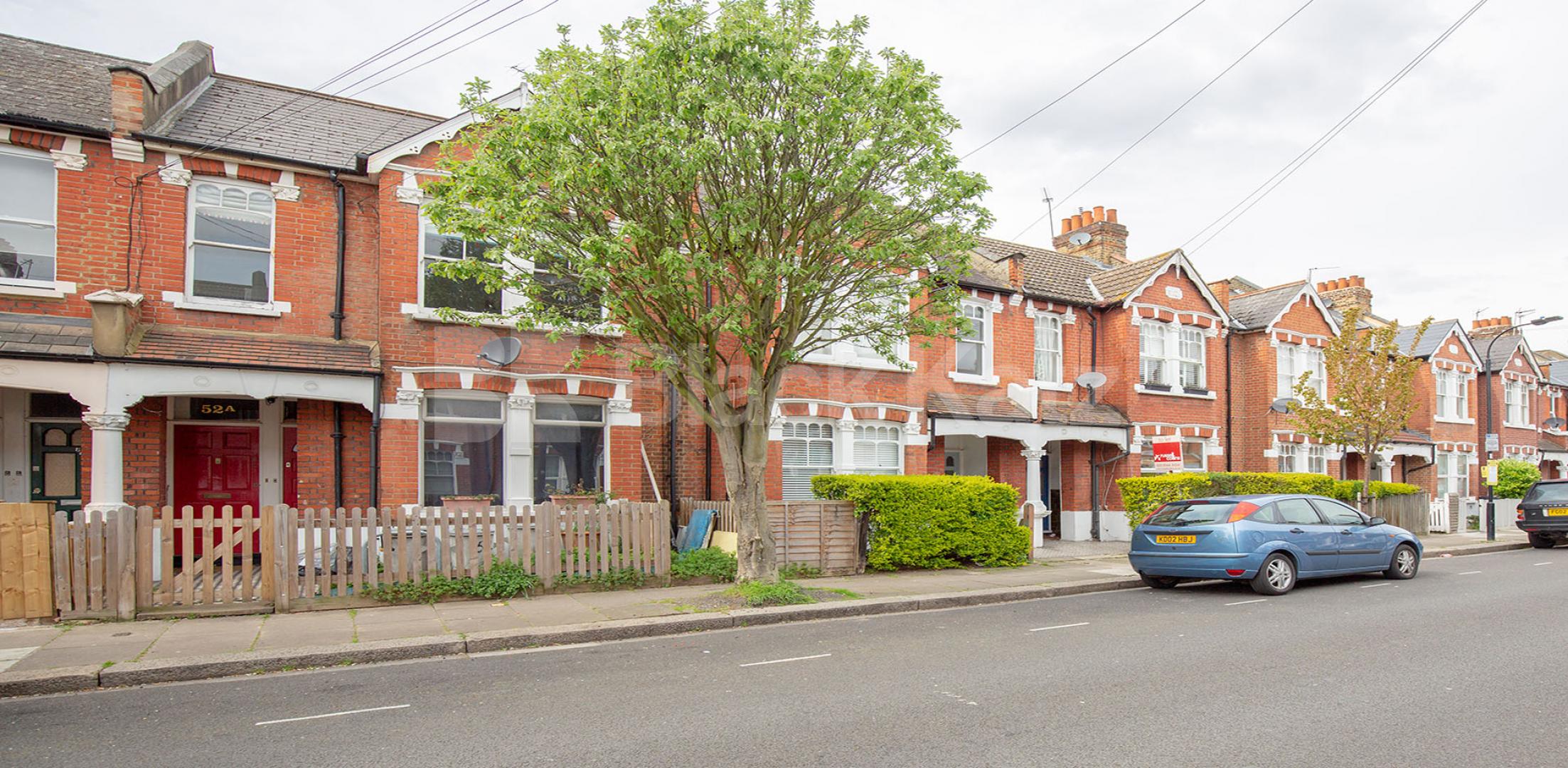 			3 Bedroom, 1 bath, 1 reception Flat			 Ormiston Grove, SHEPHERDS BUSH